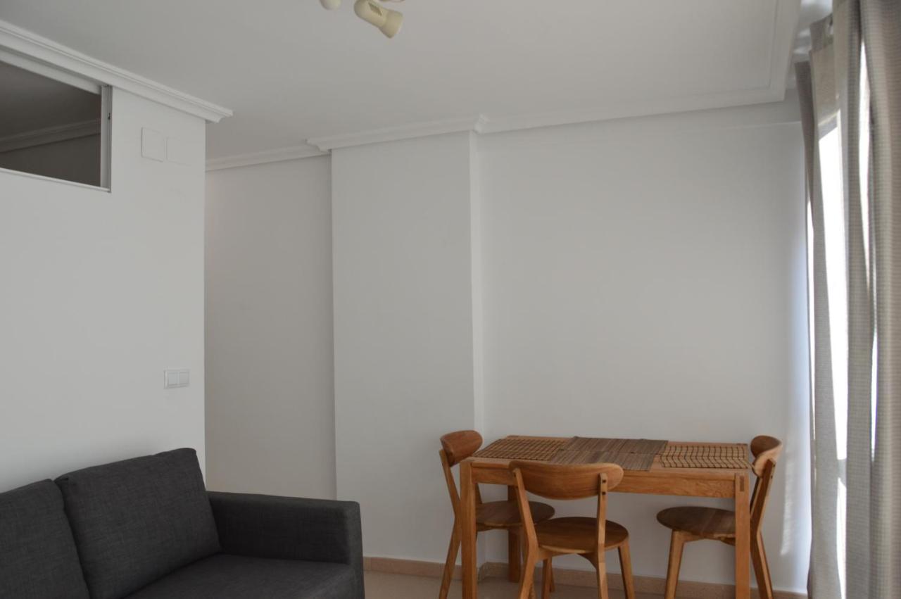 Apts Ara With Pool Бенидорм Экстерьер фото